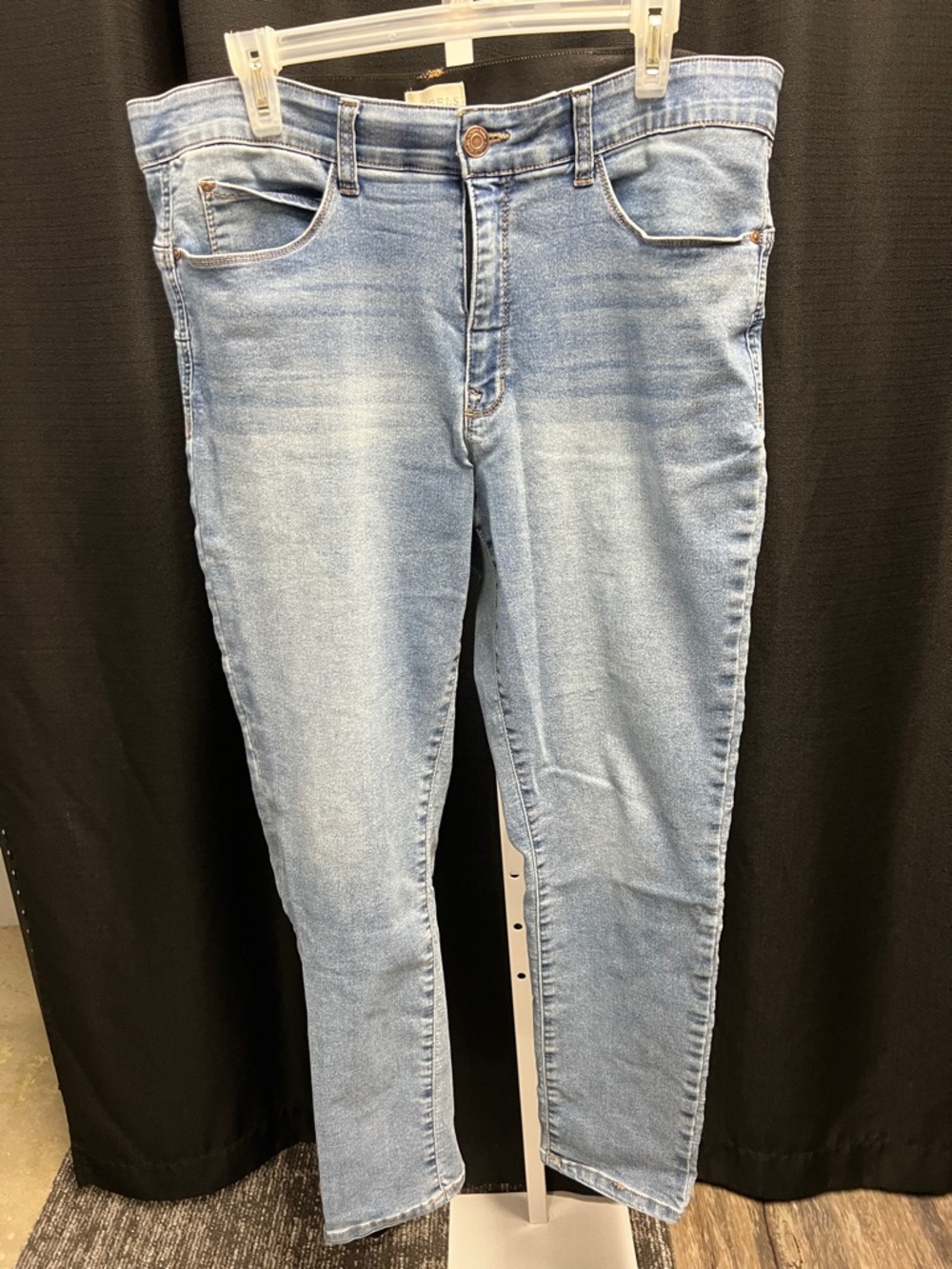 Light Wash Women's Skinny Jeans - Comfortable Stretch